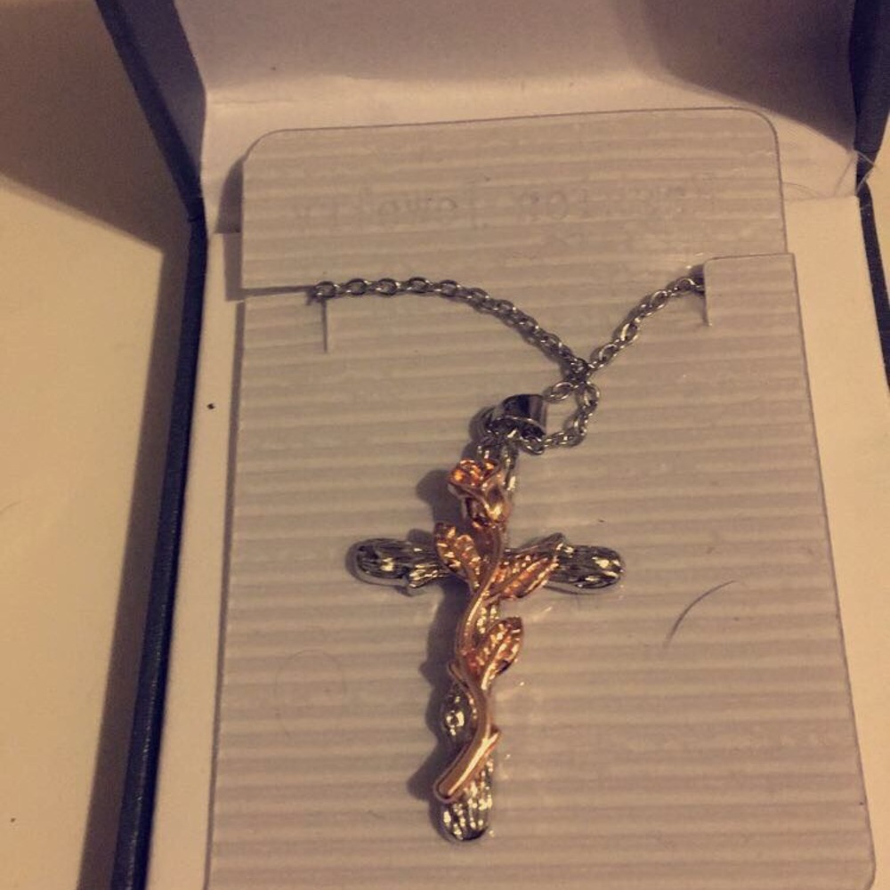 Necklace - Picture 5 of 5